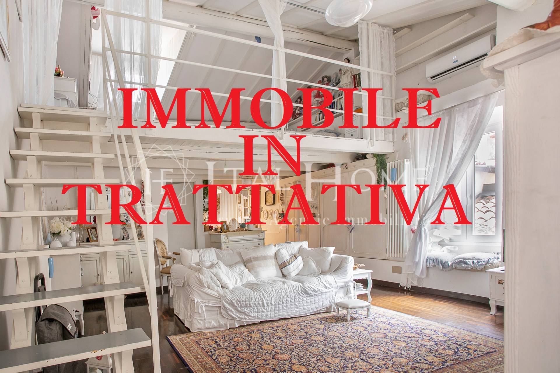 Centralissimo: Trilocale All'Ultimo Piano, Ristrutturato, Panoramico. Un gioiello! Ideale per Amatori!