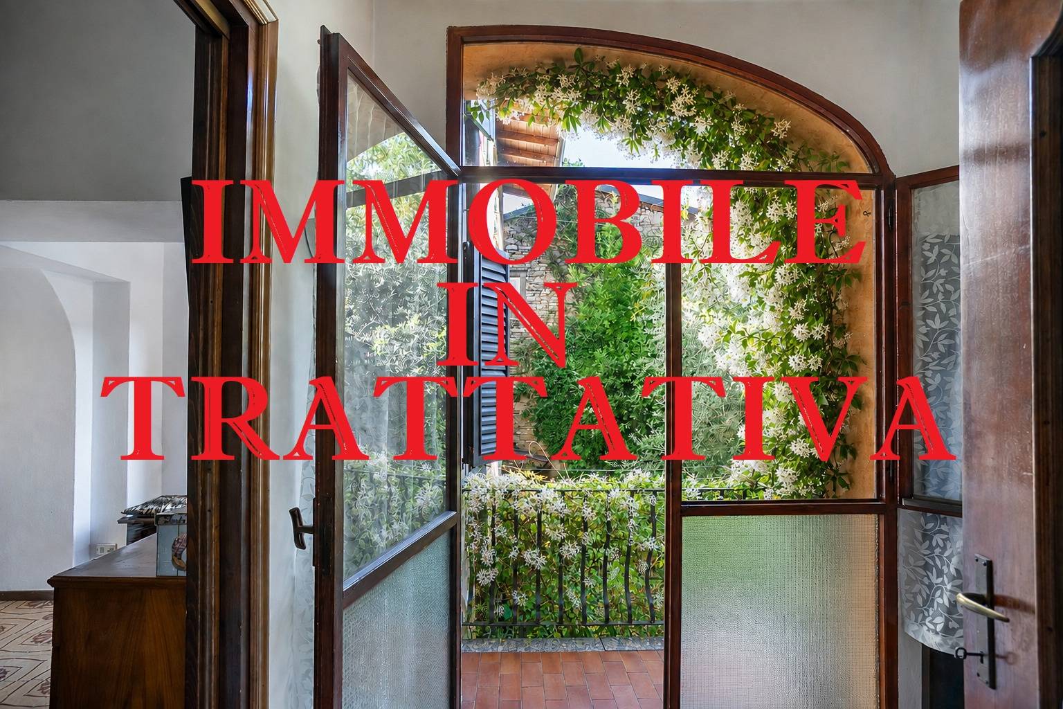 Città Alta: Trilocale con Balcone e Romantico Studio affacciato su di un giardino Privato e Riservatissimo.