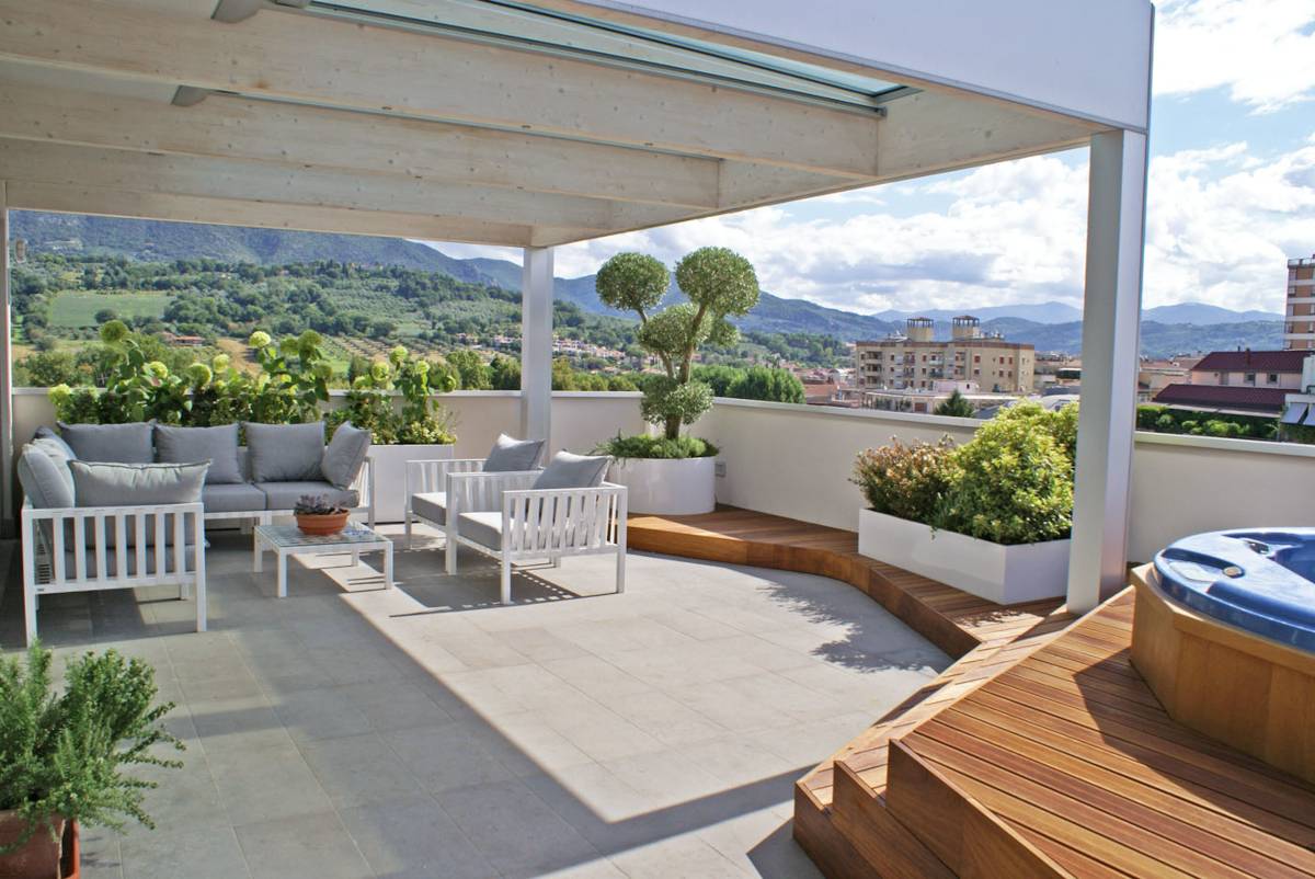La meravigliosa "RESIDENZA PIATTI 12", in C.E. A4 - Spettacolare Attico Trilocale con Tripli Servizi e 70mq di Terrazza