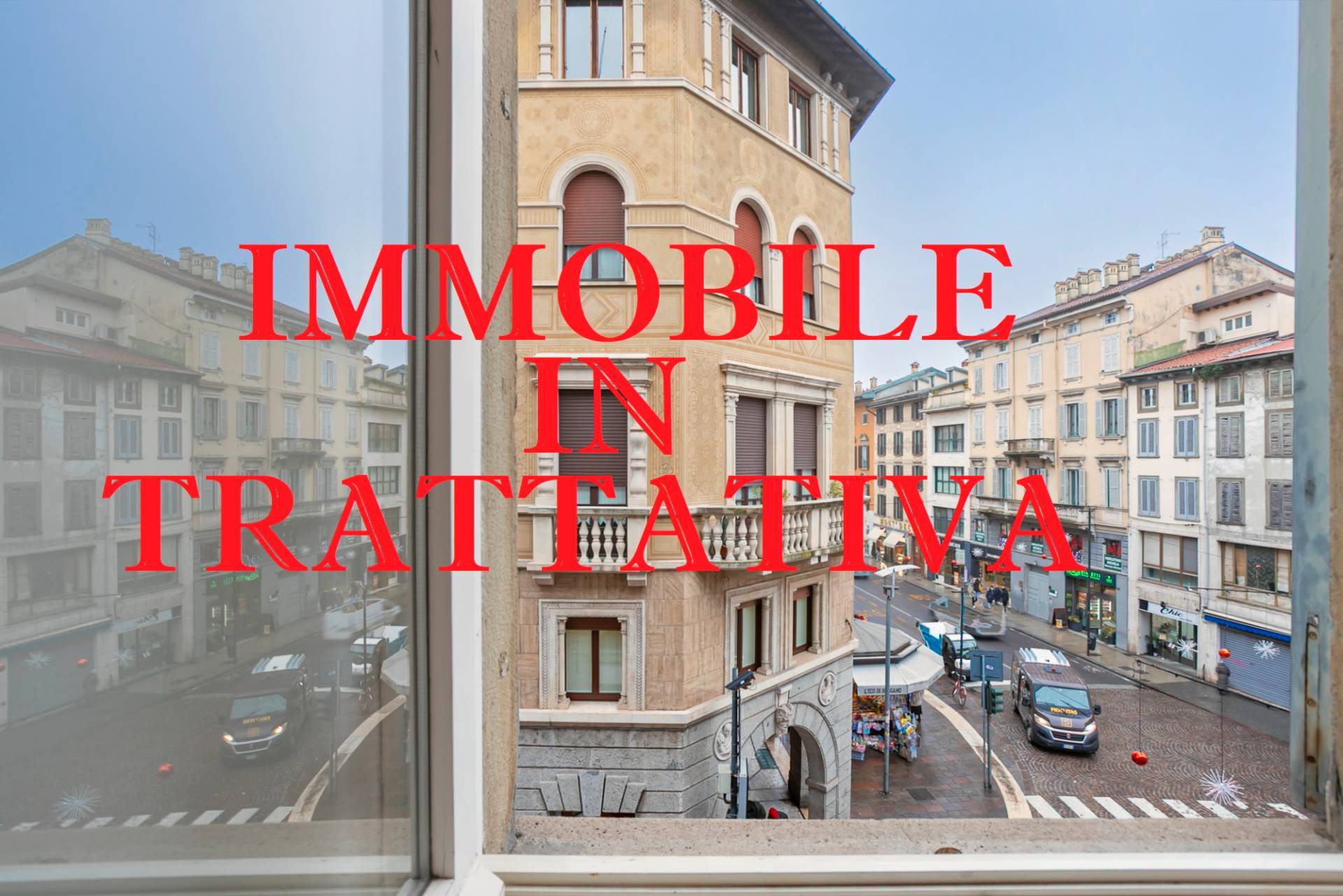 Piazza Pontida: Incantevole bilocale Tutto ristrutturato e arredato, posto all'interno di un elegante stabile storico.