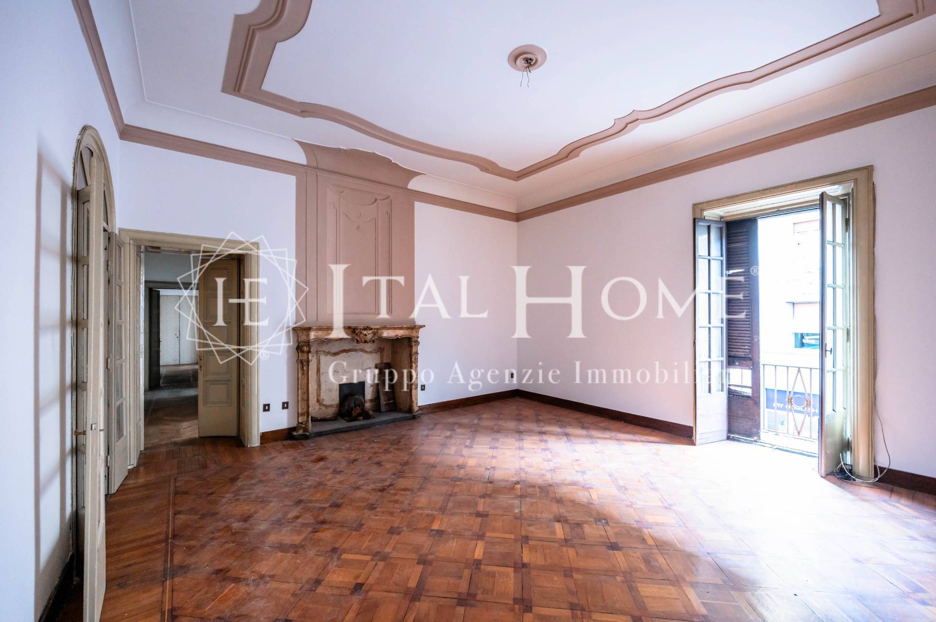 Borgo Pignolo - Porzione di piano Nobile di 180mq, Tripla Esposizione, Soffitti Decorati, Ingresso Padronale