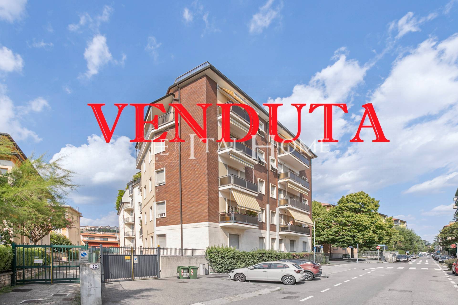 PREZZO AFFARE! S. Lucia: Trilocale con balcone e cantina, anche arredato, già libero, pronto da abitare.