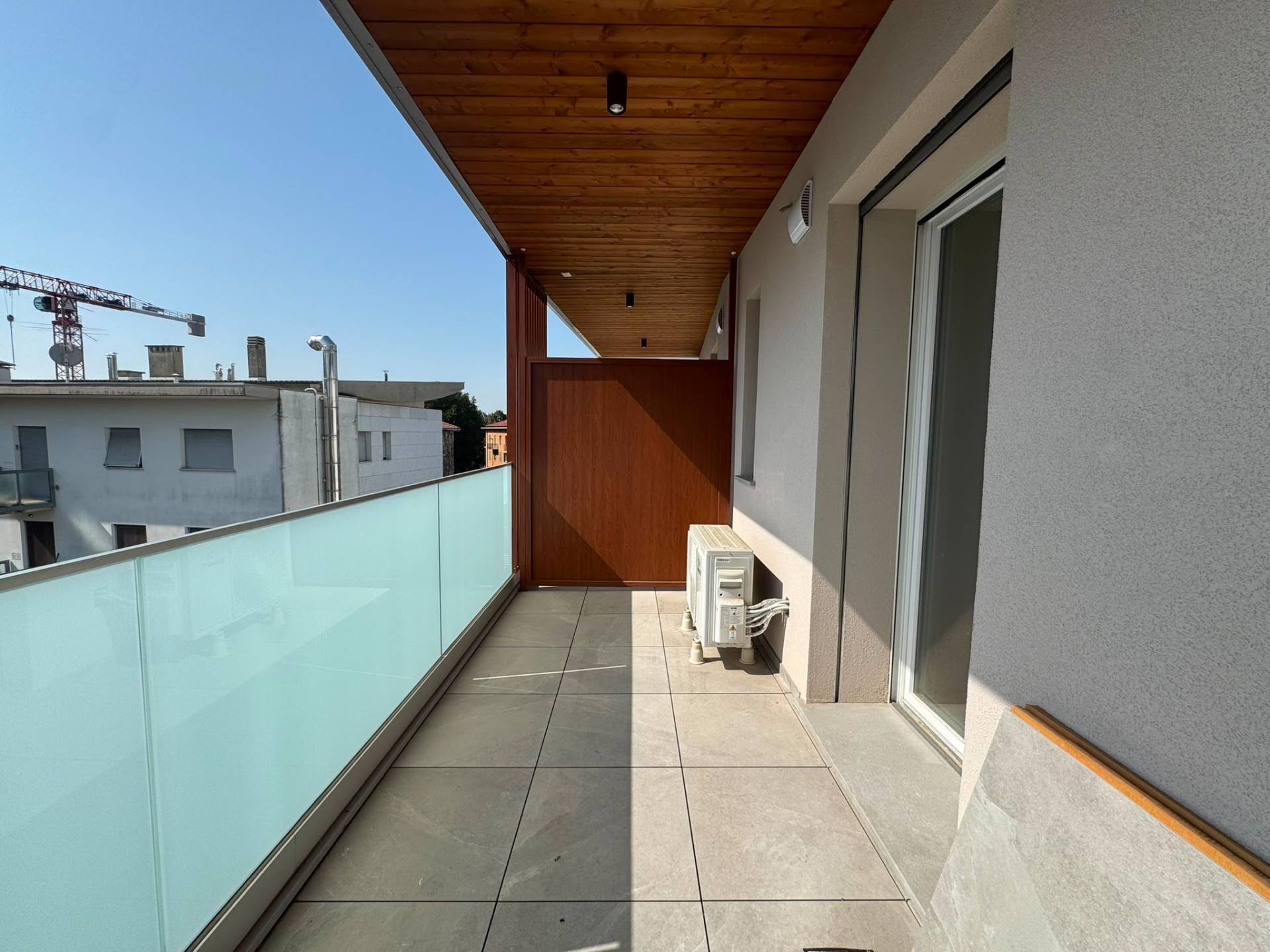 La meravigliosa "RESIDENZA PIATTI 12", in C.E. A4 - Nuovo, Grande Bilocale con Terrazza di 17mq, Esposto a Sud/Est.