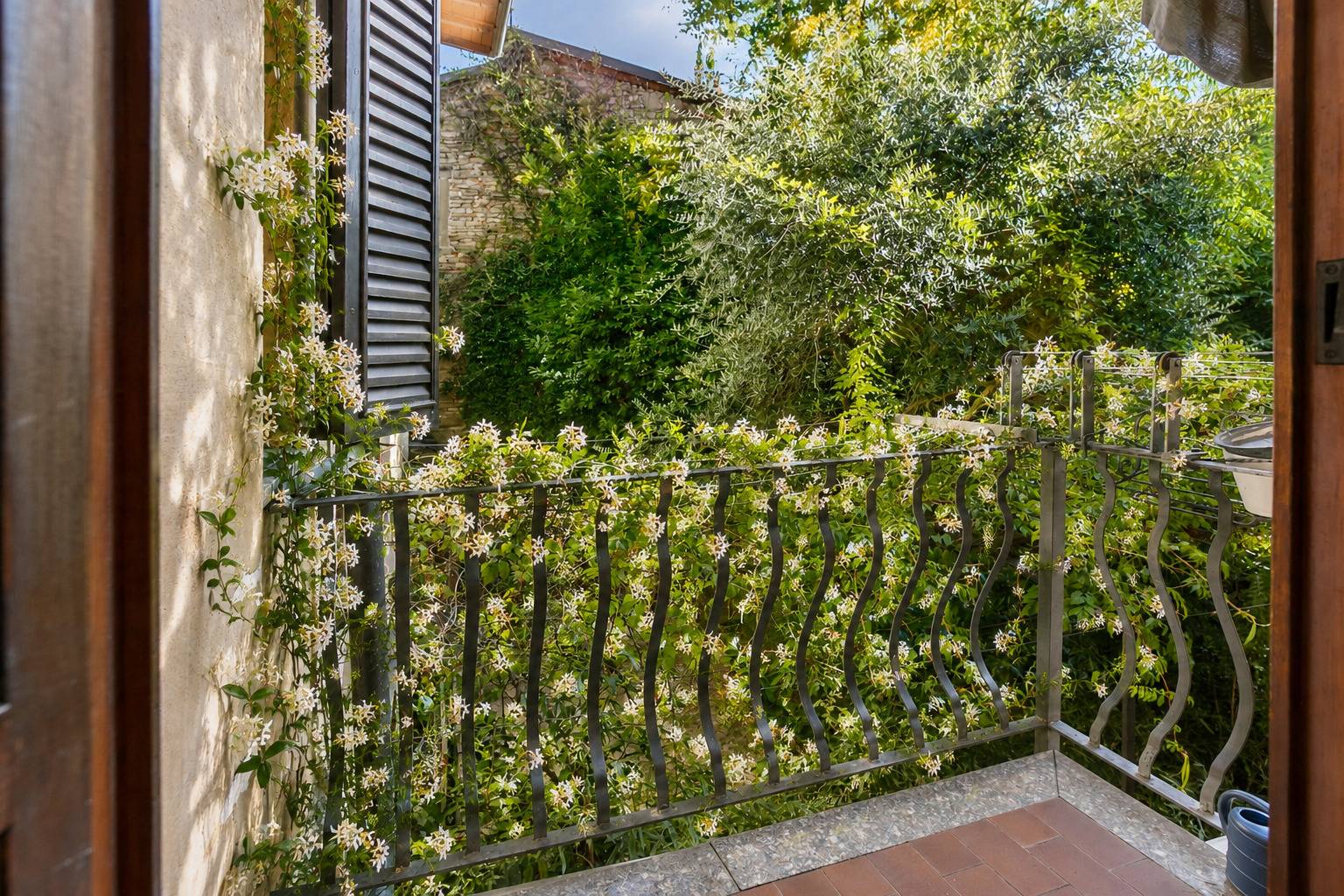 Città Alta: Trilocale con Balcone e Romantico Studio affacciato su di un giardino Privato e Riservatissimo.