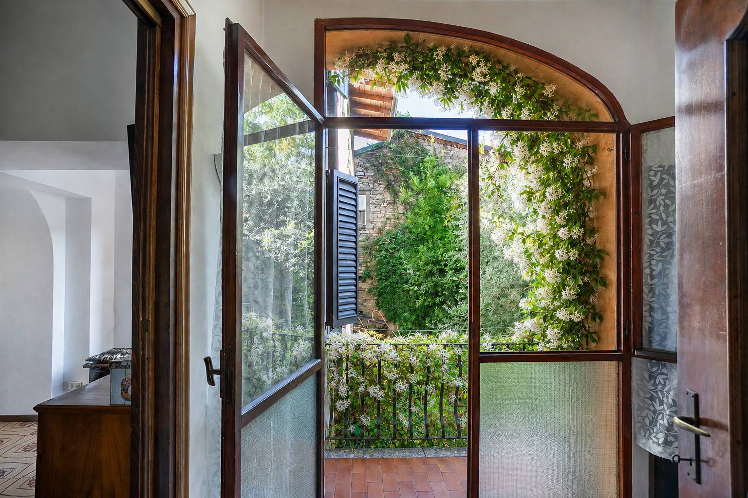 Città Alta: Trilocale con Balcone e Romantico Studio affacciato su di un giardino Privato e Riservatissimo.